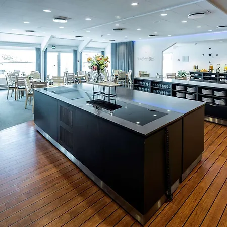 欧登塞斯堪迪克酒店 4* 欧登塞