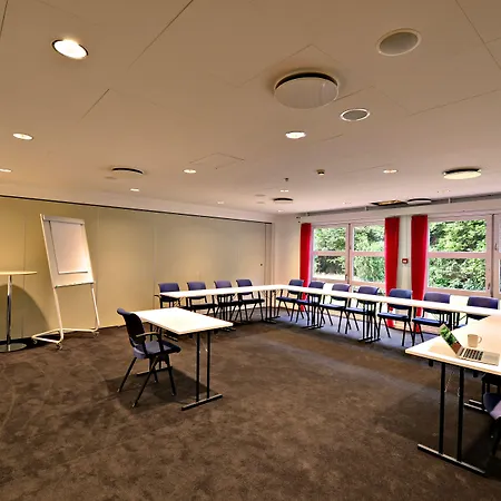 欧登塞斯堪迪克酒店 4*